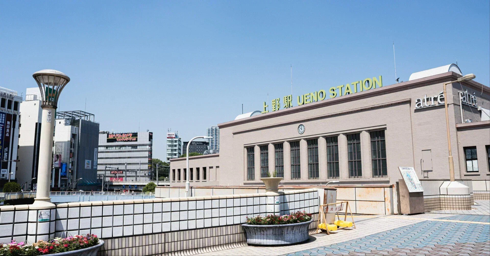 上野の『じゃない側』で見つけた、社員が通い詰める中華と銭湯の話